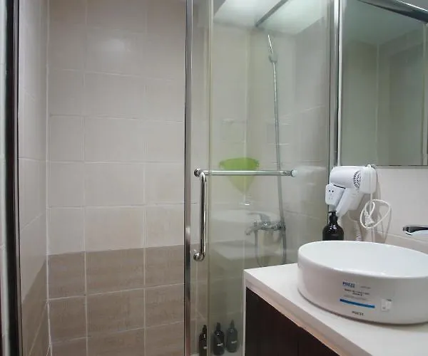 Goldland Millenia Suites 3020 *